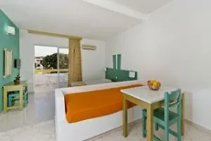 Trianta Apartmentos יאליסוס